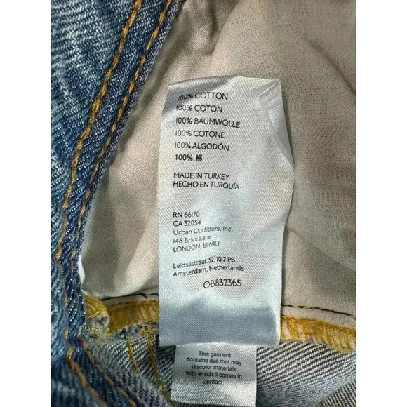 We The Free Size 25 Maggie Mid Rise Straight Leg Distressed Knee Holes Raw Hem - Picture 10 of 12